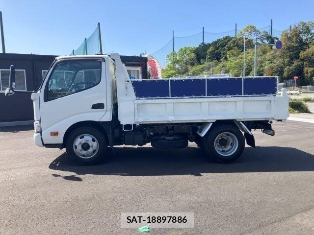 Hino DUTRO 2020-03 7058352-4
