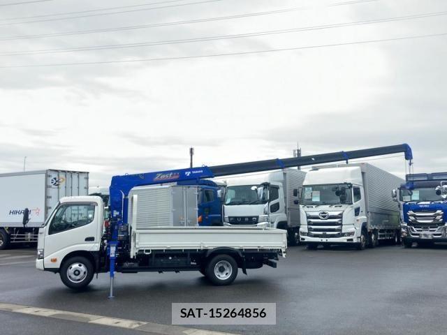 Hino DUTRO 2024-06 7058344-4