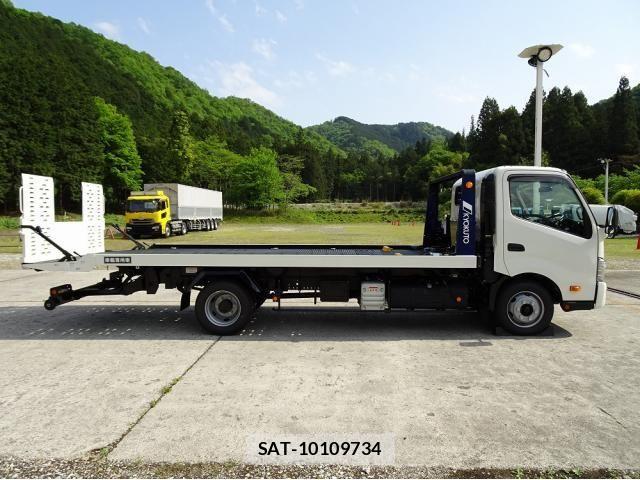 Hino DUTRO 2025-09 7058343-21