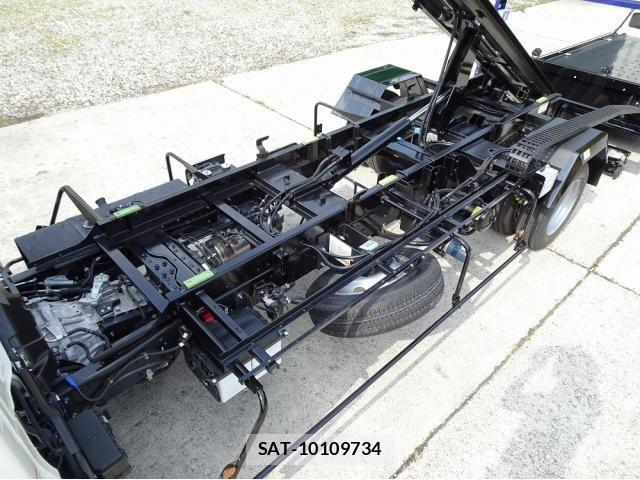 Hino DUTRO 2025-09 7058343-26