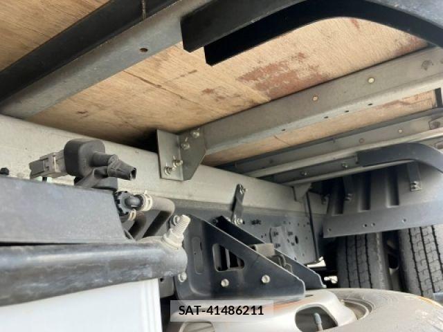 Hino DUTRO 2022-02 7058351-9