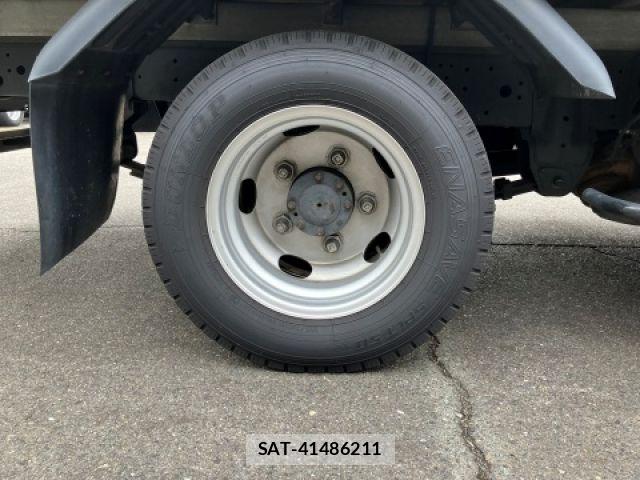 Hino DUTRO 2022-02 7058351-11