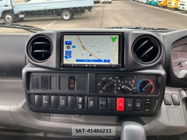 Hino DUTRO 2022-02 7058351-17