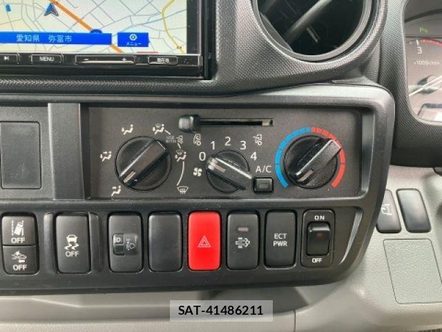 Hino DUTRO 2022-02 7058351-20