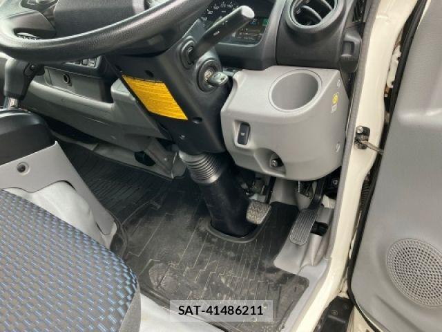 Hino DUTRO 2022-02 7058351-23
