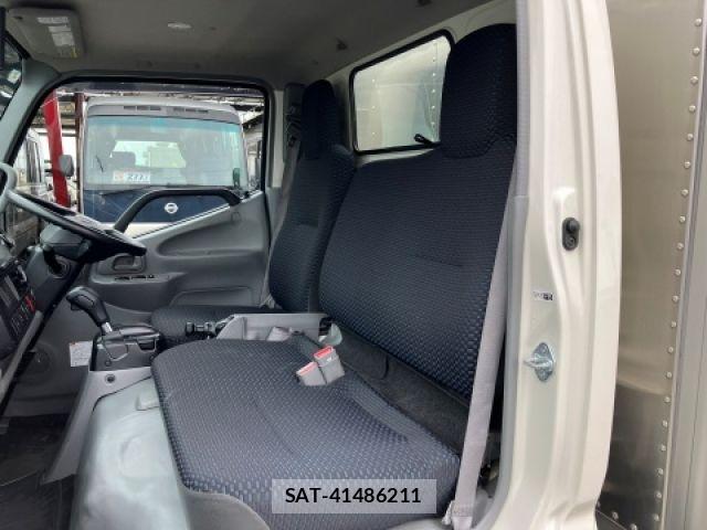 Hino DUTRO 2022-02 7058351-24