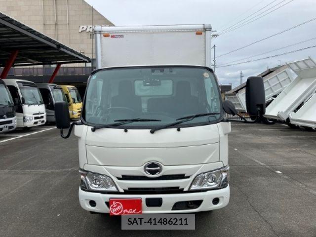 Hino DUTRO 2022-02 7058351-2