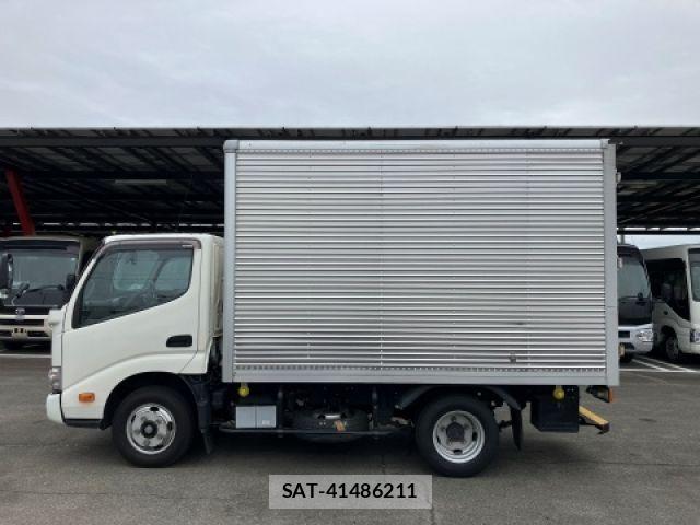 Hino DUTRO 2022-02 7058351-4