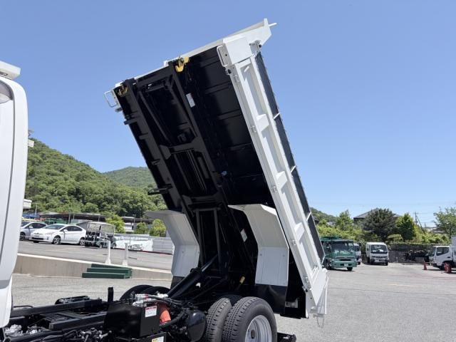 Hino DUTRO 2024-04 7199536-26