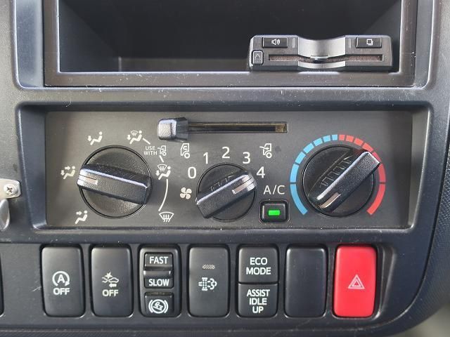 Hino DUTRO 2017-12 7199574-19