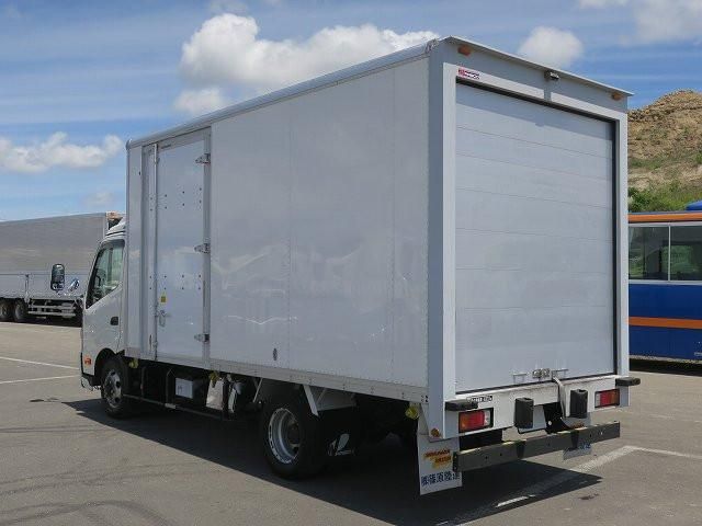 Hino DUTRO 2017-12 7199574-3