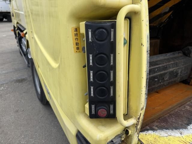Hino DUTRO 2014-10 7199582-9