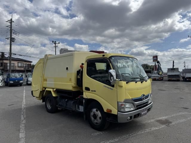 Hino DUTRO 2014-10 7199582-2
