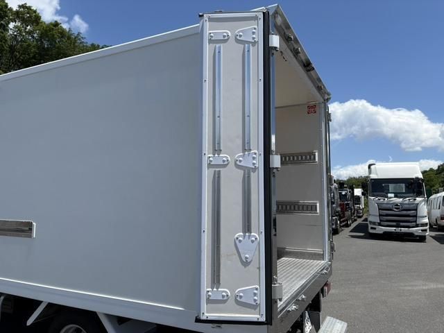 Hino DUTRO 2020-12 7199563-25