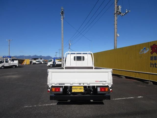 Hino DUTRO 2025-10 7199537-6