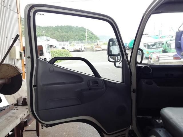 Hino DUTRO 2018-03 7199568-18