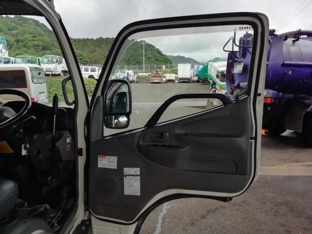 Hino DUTRO 2018-03 7199568-22