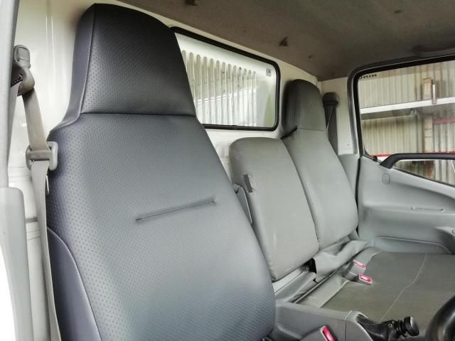 Hino DUTRO 2018-03 7199568-23