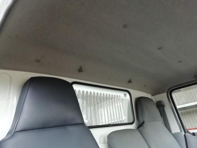 Hino DUTRO 2018-03 7199568-24