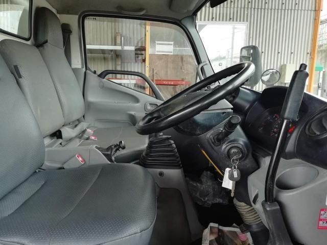 Hino DUTRO 2018-03 7199568-25