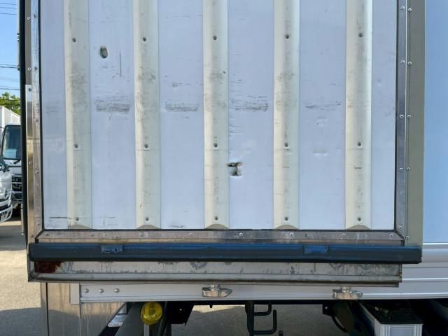 Hino DUTRO 2018-03 7199522-17