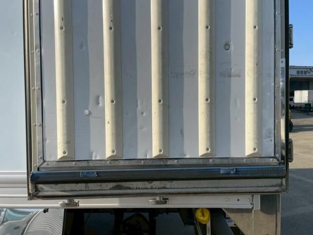 Hino DUTRO 2018-03 7199522-18