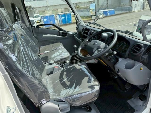 Hino DUTRO 2025-10 7199523-23