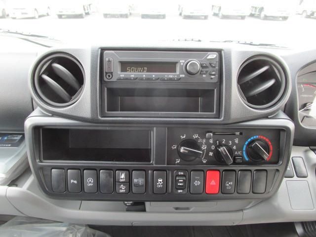 Hino DUTRO 2025-10 7199541-18