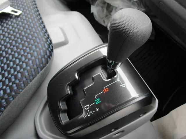 Hino DUTRO 2025-10 7199541-19