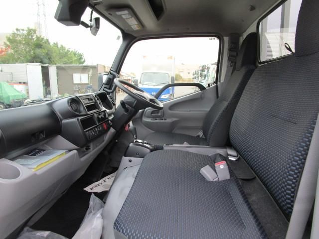 Hino DUTRO 2025-10 7199542-23