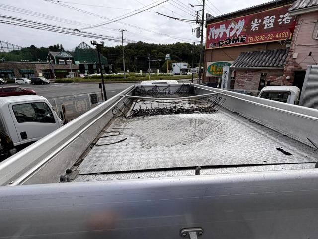 Hino DUTRO 2012-06 7199586-14