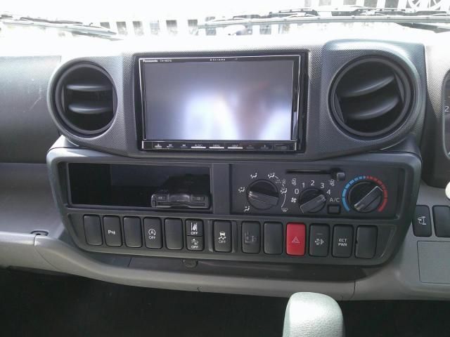 Hino DUTRO 2023-01 7199551-15