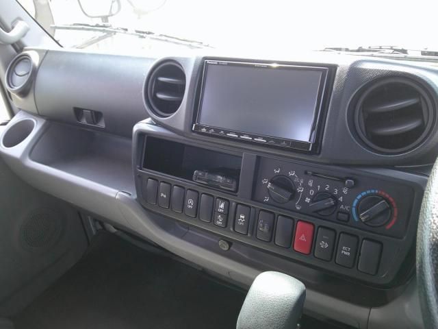 Hino DUTRO 2023-01 7199551-16