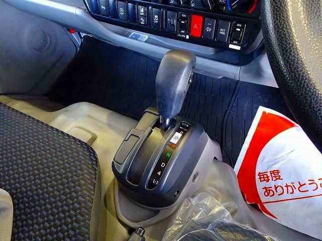 Hino DUTRO 2020-06 7199545-12