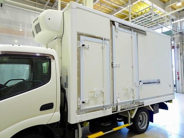 Hino DUTRO 2020-06 7199545-23