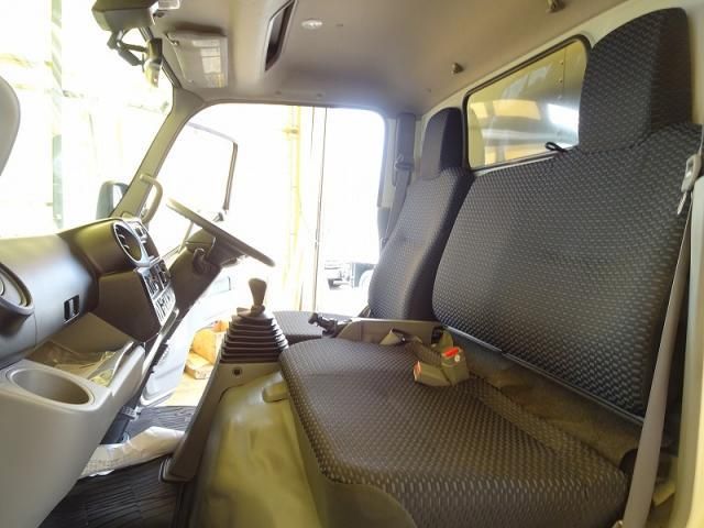 Hino DUTRO 2025-05 7199527-19