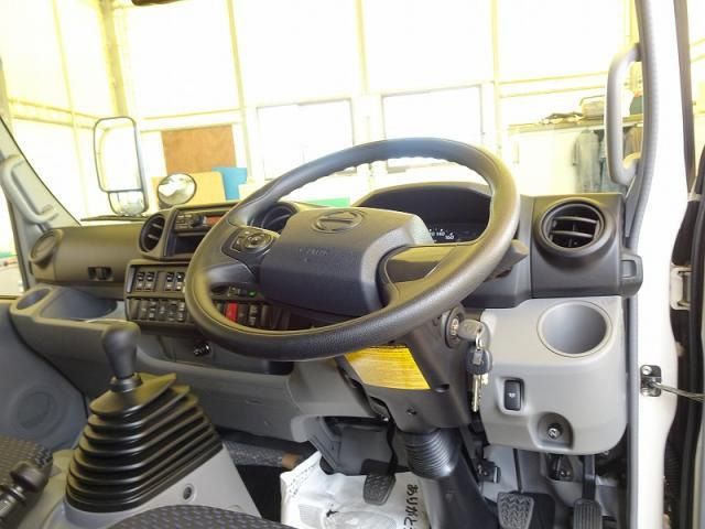 Hino DUTRO 2025-05 7199527-20