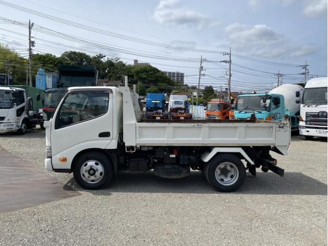 Hino DUTRO 2021-03 7199548-5