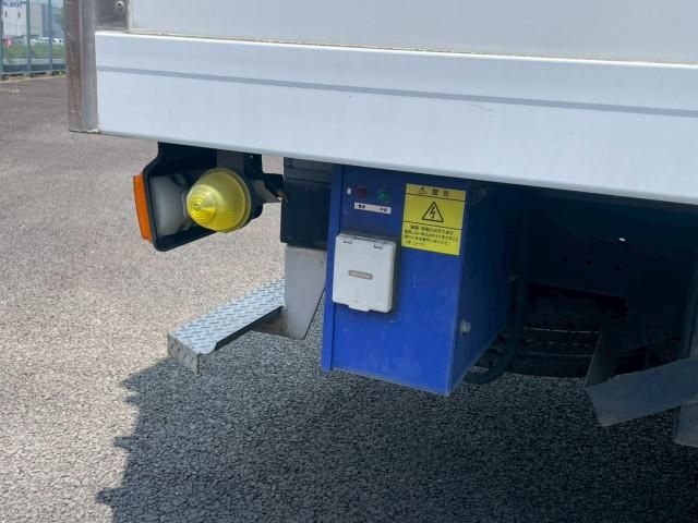 Hino DUTRO 2020-07 7199544-17
