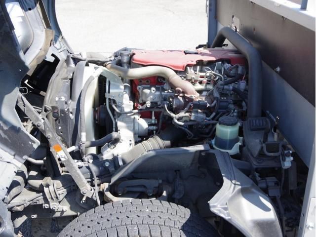 Hino DUTRO 2017-09 7199564-18