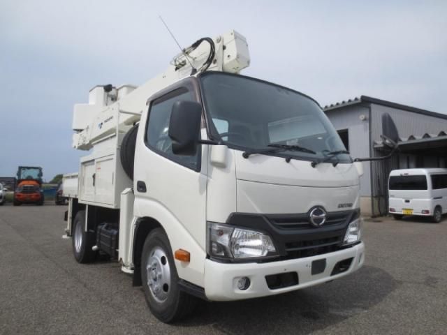 Hino DUTRO 2017-12 7199566-1