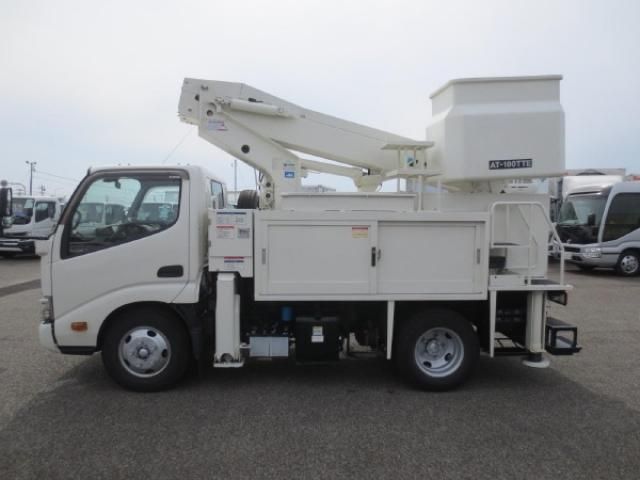 Hino DUTRO 2017-12 7199566-8