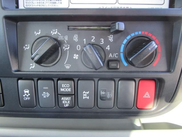 Hino DUTRO 2025-10 7199526-11