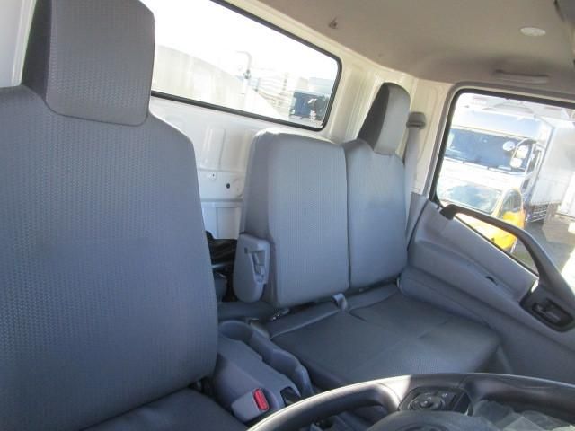 Hino DUTRO 2025-10 7199526-18