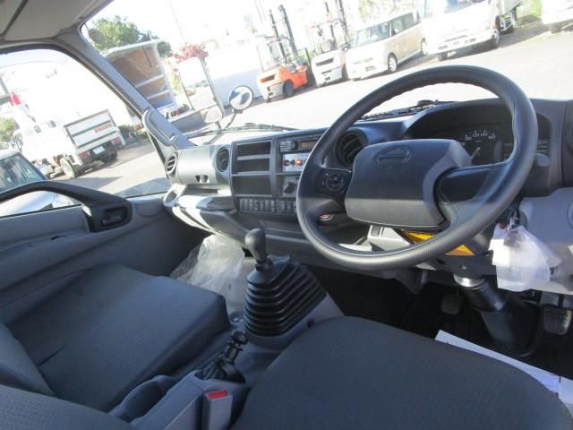 Hino DUTRO 2025-10 7199526-8