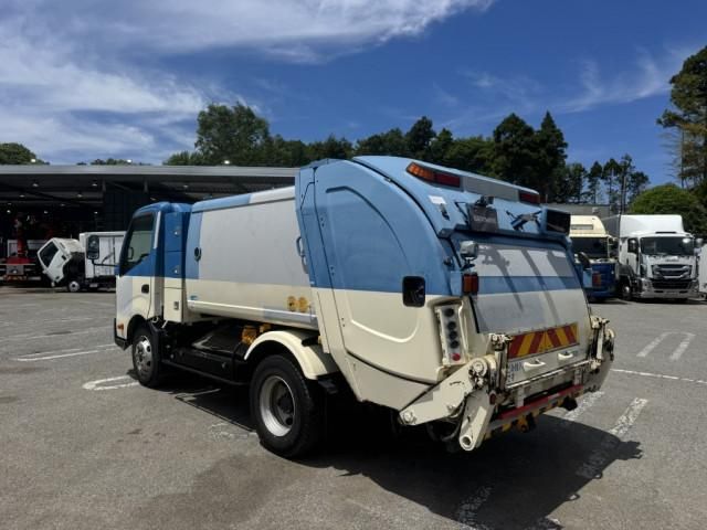 Hino DUTRO 2015-10 7199572-4