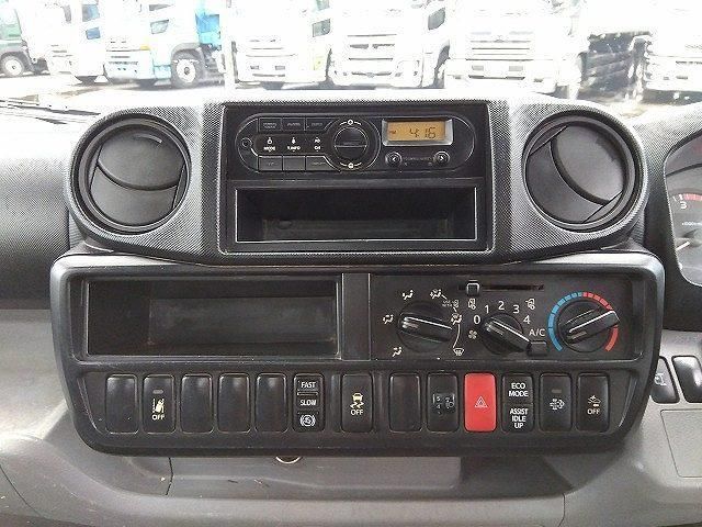 Hino DUTRO 2017-09 7199565-12