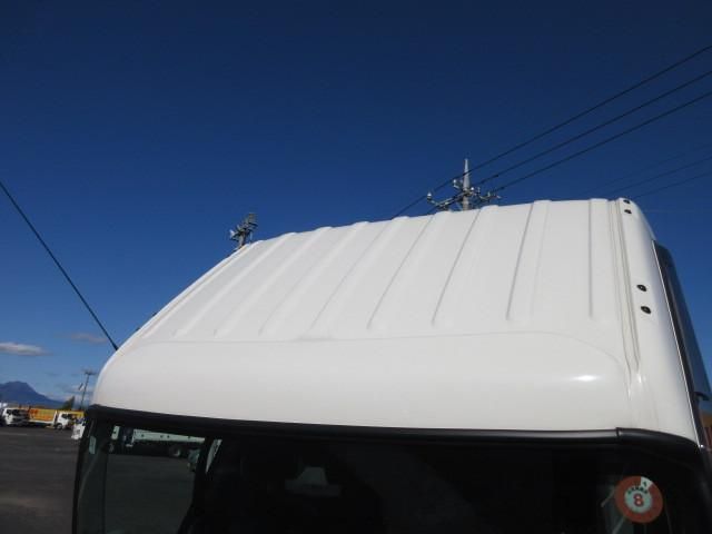 Hino DUTRO 2025-10 7199524-17