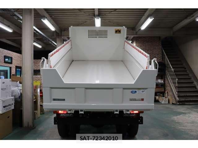 Hino DUTRO 2025-07 7217762-15