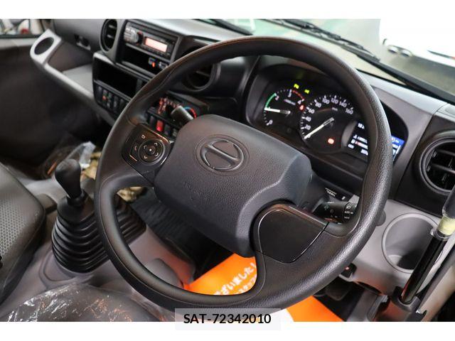 Hino DUTRO 2025-07 7217762-23